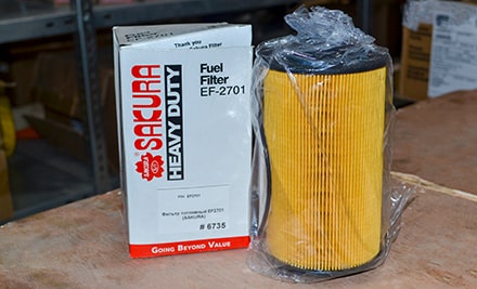 Фильтр топливный EF2701 SAKURA в упаковке